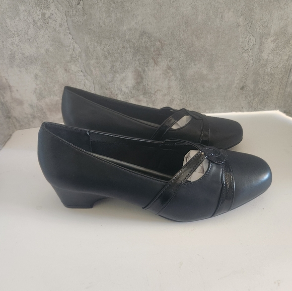 Comfort Well by Beacon Women Block Heeled Slip On Loafers Size US 8.5M Black - Picture 3 of 8